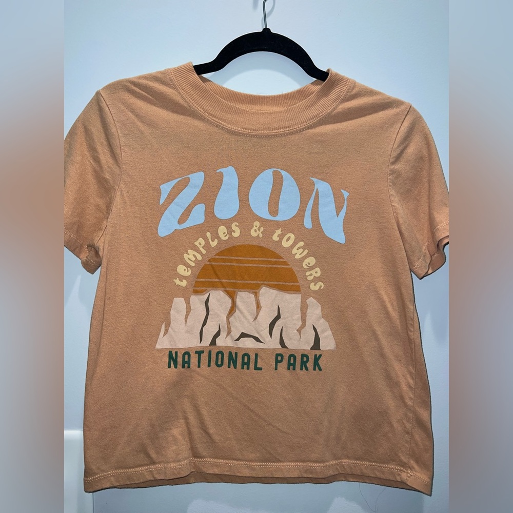 Zion National Park cute cropped graphic tshirt - orange/tan